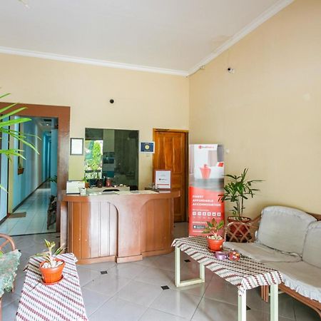Reddoorz Syariah @ Sakinah Guesthouse Sragen Buitenkant foto