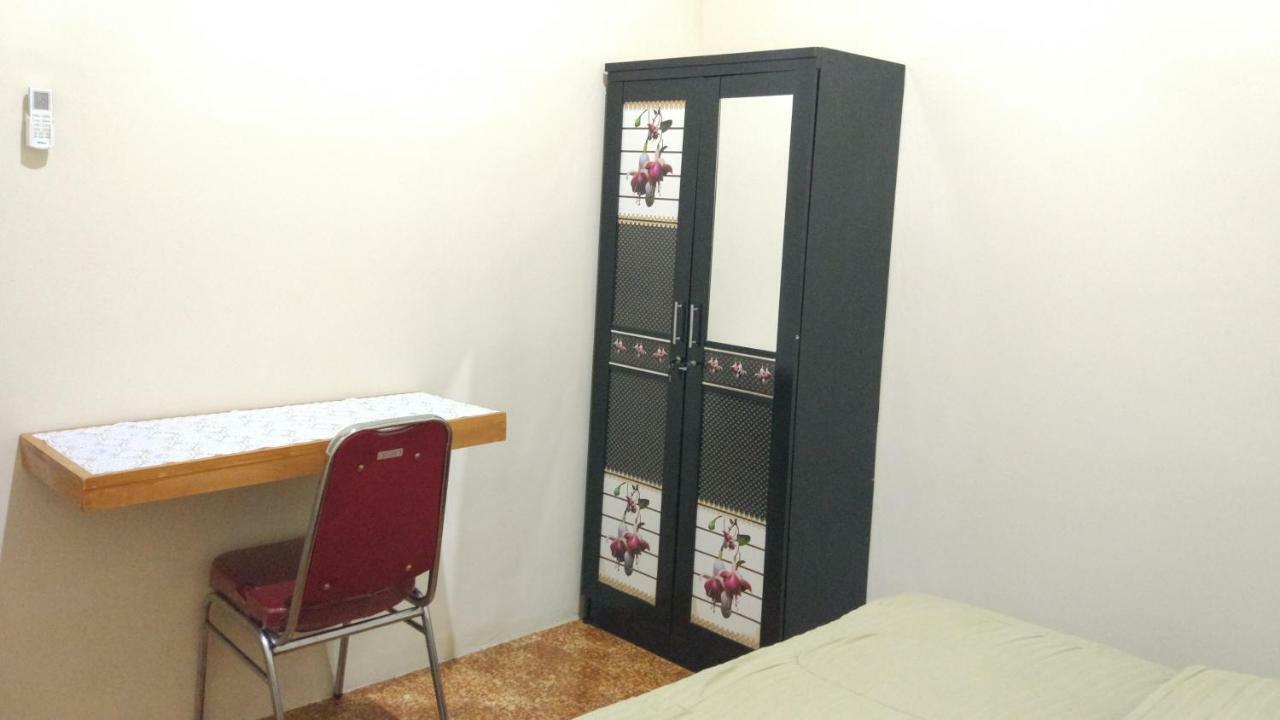 Reddoorz Syariah @ Sakinah Guesthouse Sragen Buitenkant foto