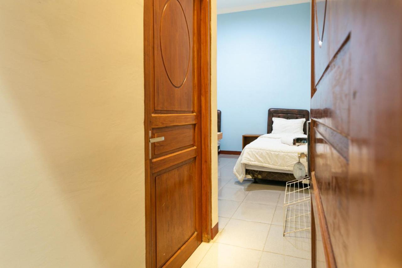 Reddoorz Syariah @ Sakinah Guesthouse Sragen Buitenkant foto