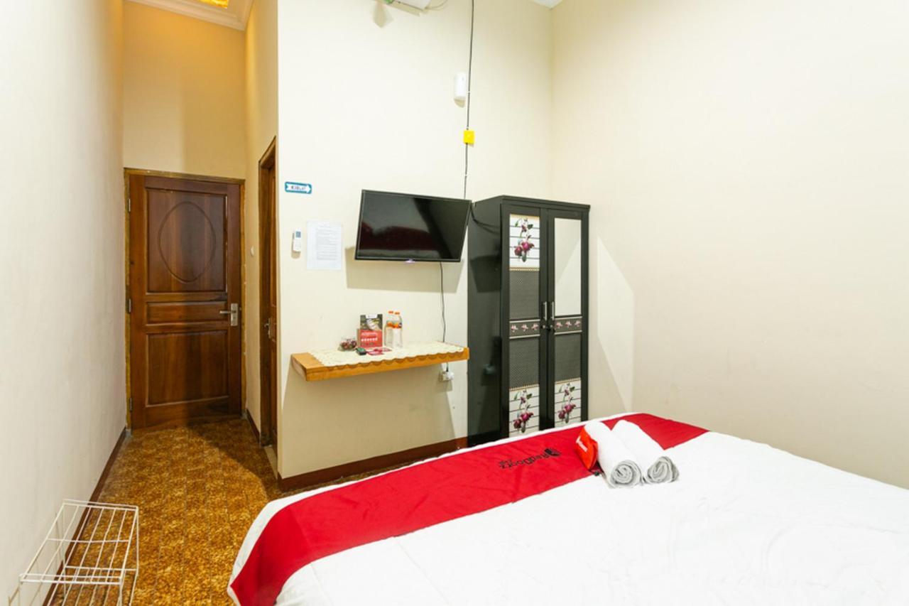 Reddoorz Syariah @ Sakinah Guesthouse Sragen Buitenkant foto