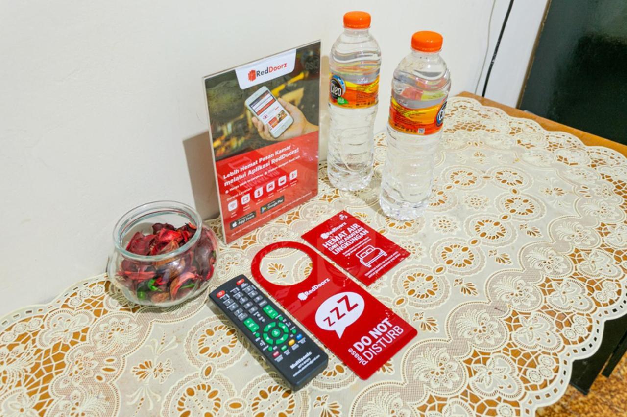 Reddoorz Syariah @ Sakinah Guesthouse Sragen Buitenkant foto