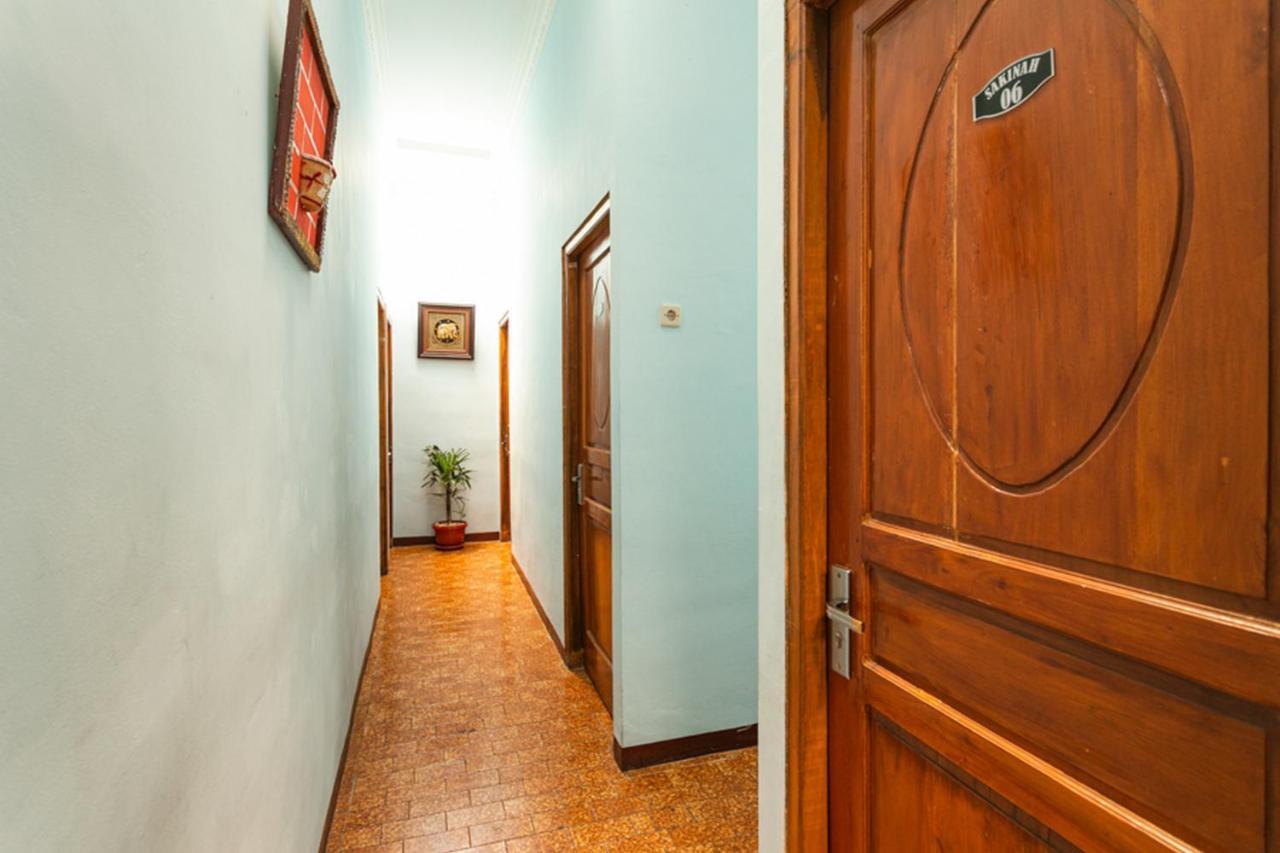 Reddoorz Syariah @ Sakinah Guesthouse Sragen Buitenkant foto