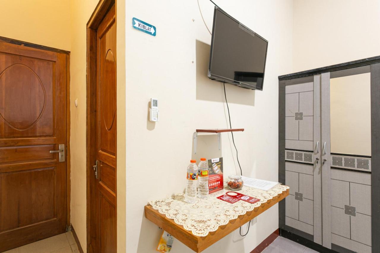 Reddoorz Syariah @ Sakinah Guesthouse Sragen Buitenkant foto